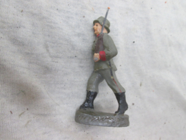 Elastolin German soldier, Elastolin Duitse marcherende soldaat.