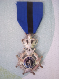 Belgium Leopold II medal, 2 languages. Belgische medaille leopold orde tweetalig