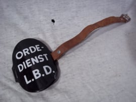 Emaille armband van de Lucht Beschermings Dienst -- Orde Dienst L.B.D. mist 1 riempje zeer nette staat.