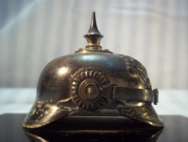 Miniature spikehelmet, WMF mark. Miniatuur pickelhaube, verzilverd, manschap Pruisen.