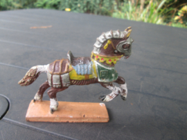 LINEOL knight horse with armour, ridder paard met bescherming bespeelde staat