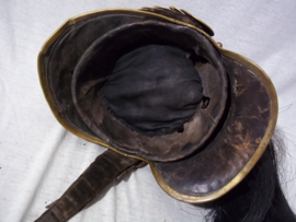 French officers helmet Dragonder regiment, attickfound. Franse Dragonder officiers helm verzilverde bol met vuurvergulde kam embleem ketting. zo gevonden dus niet schoongemaakt of opgeknapt, wonderlijk.