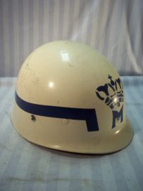 Dutch military Police helmet former US M1 innerhelmet, very rare, Nederlandse binnenhelm van de Koninklijke Marechaussee, helm is een M1 Amerikaanse binnenhelm.  WW2 binnenwerk Westinghouse gemerkt.