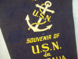 Pennant Souvenir of USN in Australia, war period. Wimpel welke gekocht kon worden als aandenken van de United State Navy in Australie uit 1945.