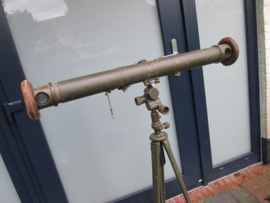 US-Army Rangefinder modell 1917, dated 1918 complete with tripod and clear vision. Amerikaanse afstandsmeter op driepoot zeer nette staat mooi gemarkeerd 1918 decoratief geheel.