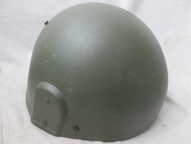 British kevlar helmet Engelse kevlar helm, welke in het begin van invoering ook gedragen werd door het Korps- Mariniers.