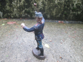 ELASTOLIN 10 cm. Austrian soldier missing drum. Oostenrijkse soldaat mist trommel antiek speelgoed.