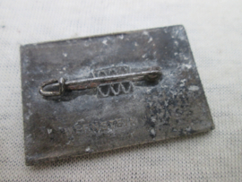 German tinnie, rally badge, Duitse tinnie  SA Kampfspiele Gera 1937. met hersteller.