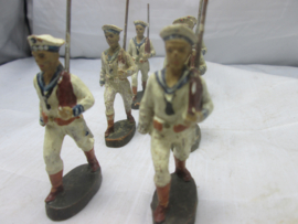 ELASTOLIN German sailors marching WW1  Imperial Reichsmarine played condition very rare. 7 matrozen van de Keizerlijke Rijksmarine zeldzaam geheel.