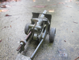 Metal gun british made, Metalen kanon, leuk mechaniek mooi model.