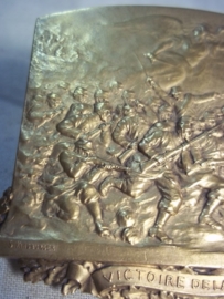 French plaque made by Sylvian Kinsburger. Franse bronzen plaquette, VICTOIRE DE LA MARNE, mooi gedetailleerd.