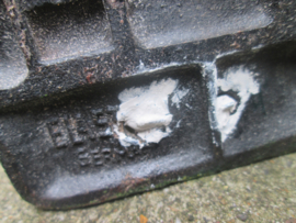 ELASTOLIN 2 soldiers radiostation. 2 soldaten met zendapparatuur en blikken plaatje Morse code.