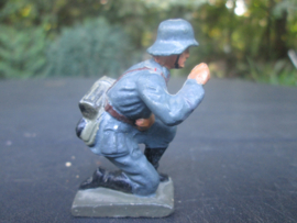 LINEOL German Luftwaffe FLAK soldier Duitse luchtmacht soldaat zeer goede staat, zeldzaam figuur. mooi met bajonet met troddel.