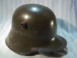 German helmet M 1916, Duitse helm model 1916 met origineel binnenwerk en verflaag