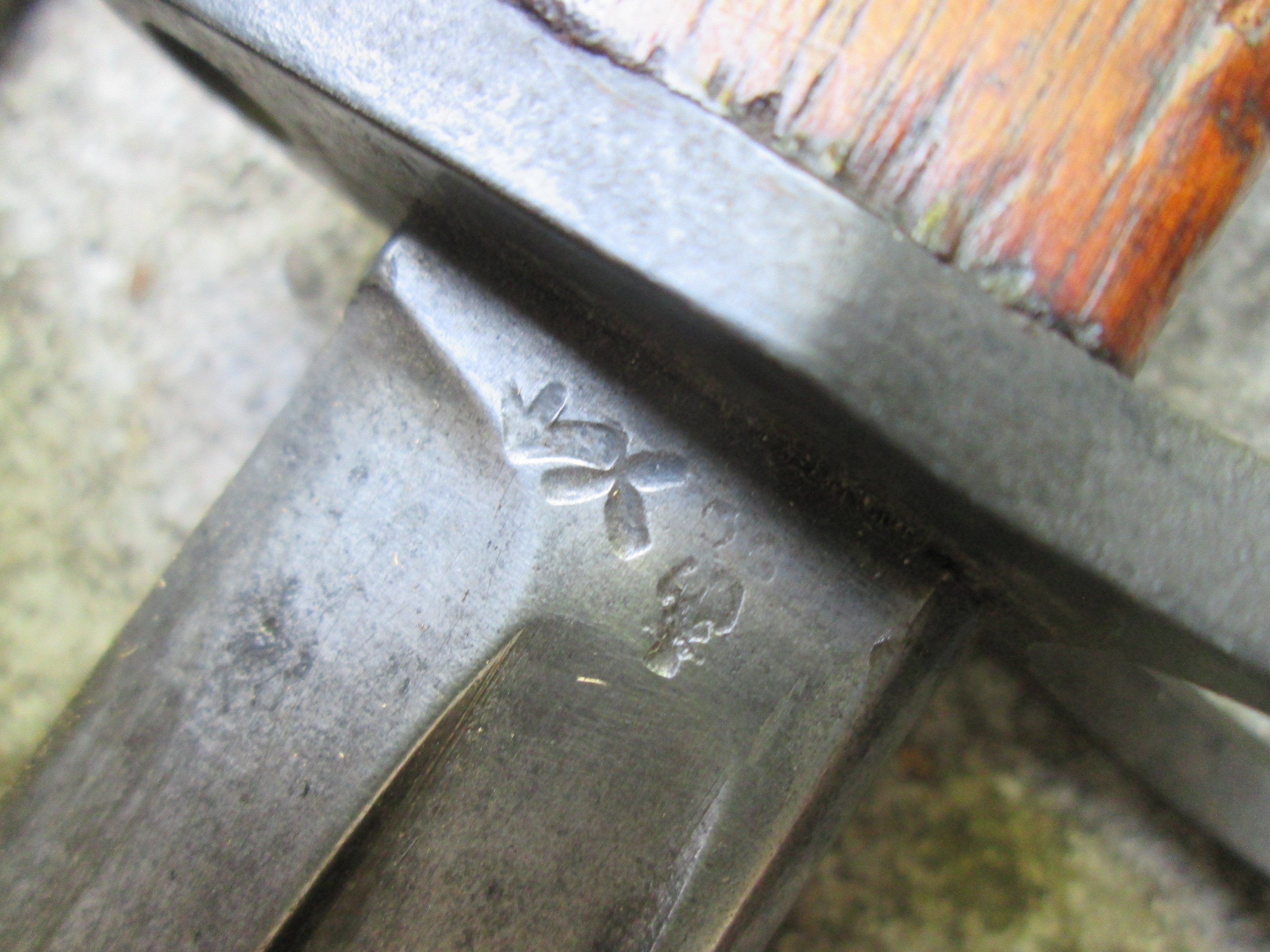 British Jungle karabine bayonet Wilkenson late war 1944. Engelse jungle karabijn bajonet met schede. Wilkenson, 1944 zeer nette staat bijna mint.