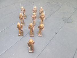 LINEOL 10 Belgium marching soldiers smaler size. 10 Marcherende belgische soldaten klein model. goede staat.