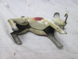 Tin toy dog with cain. not working. Blikken opdraai speelgoed hond jaren 40-50 met wandelstok, niet werkend.