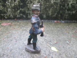ELASTOLIN 10 cm. Dutch soldier. Nederlandse soldaat met schako en fluit bespeelde staat