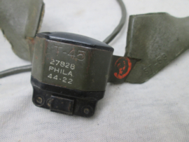 US Throat Microphone used by para units T-45 Phila- 1944. Amerikaanse keel microfoon. para en tank bemanningen.