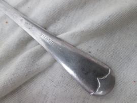 Australian army spoon. Lepel van het Australische leger, met embleem