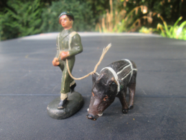 DURSO Belgium soldier, Belgische Ardense jager met hun mascotte het everzwijn, droegen ze ook als embleem op de groene baret