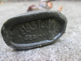 ELASTOLIN Belgium soldaat attacking with revolver. Belgische soldaat in de aanval met pistool.