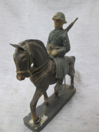Dutch soldier on a horse, Elastolin Nederlandse soldaat op paard met overjas, DURSO, zeer bijzonder stuk, nooit eerder gezien TOP kwaliteit.