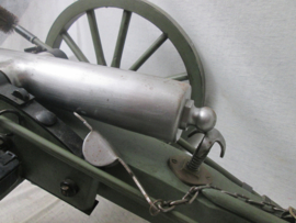 Miniatuur kanon, 70 cm bij 36 cm hoogte 30 cm.