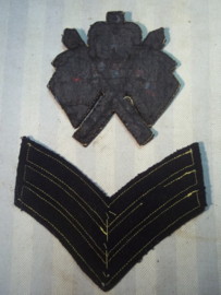 Rare 1950's recruiting Sergeant full dress tunic badges, Scarce 1st pattern 1950's Oueens Crown issue arm badge and rank chevron.