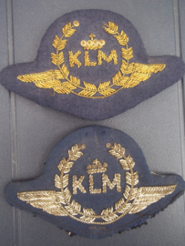 Dutch cap badge KLM pilot. Petembleem KLM jaren 50- 60 goud geborduurd.