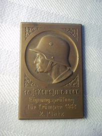 German plaque 10. Sächs. Inf, Regt. Eignungsprufung fur Krümper 1932 2.platz. Bronzen plaquette Reichswehr  6 bij 4 cm.