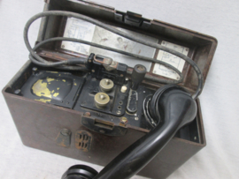 German fieldtelephone m-33, nicely marked and complete. Duitse veldtelefoon Feldfernsprecher 1933, compleet en mooi gemarkeerd TOP stuk.