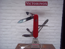 Moving pocket- knife VICTORINOX, Swiss Army knife. Mechaniek bewegend zakmes, zeer decoratief. werkt op electriciteit.