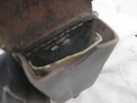 German ammo pouch, Duits patroontasje Mauser K-98 Lederwarenfabrik Loburg 1940. very good condition.