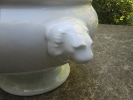 German soup tureen with Air Force markings. Duitse soep terrine met luftwaffe markering Bavaria 1942 mooie duidelijke stempel.