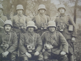 German photo ,Duitse foto stoottroepen met gasmasker WO 1.
