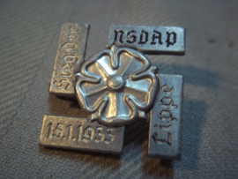 German Tinnie NSDAP, 15-1-1933 Sieg der NSDAP Lippe. Vroege Duitse tinnie van de NSDAP, mooi gemarkeerd TOP, vrij apart.