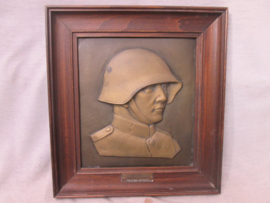 Bronzen plaquette van ee nZwitserse soldaat ingelijst WO2. Op naam, zeer bijzonder.