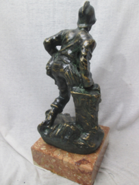Beeld Italiaanse brandweerman Statue of an Italian Firefighter.