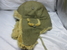 Japanese winter fur cap, nice condition. Japanse winterhoed van konijnenbont, mooi gemarkeerd met Japanse ster aan de voorkant. bijzonder stuk.