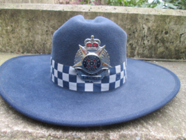 Australian police trooper hat VICTORIA POLICE. Australische politie trooper hoed met embleem van de Victoria Police Department. hard to find.