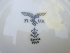 German soup tureen with Air Force markings. Duitse soep terrine met luftwaffe markering Bavaria 1942 mooie duidelijke stempel.