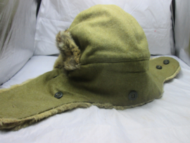 Japanese army winter rabbit fur officers cap, nicely marked with metal star. Japanse officiers winter bont muts met metalen ster geheel compleet zeldzaam stuk.