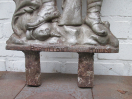 French memorial plaque PORTILION TOURS. Gietijzeren Franse plaquette ter herinnering aan WO1. zeer bijzonder en uniek stuk afmeting 110 cm bij 50 cm.