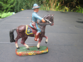 DURSO Royal Canadain Mounted Police in blue uniform on horse. Canadese politie te paard moutain police