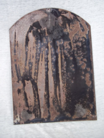 Grafplaat, Duitse soldaat ziet op het slagveld Jezus Christus. gemaakt van emaille, gesigneerd A. Fischer GmbH, München IX. dit soort geemailleerde grafplaten zie je niet vaak zijn vrij zeldzaam, zeer nette staat 35 bij 25 cm.