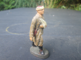 ELASTOLIN Belgium soldier wounded on arm and heat. Belgische soldaat in mitella en hoofdwond. leuk item goede staat.