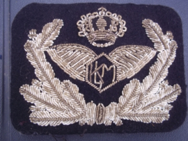 Dutch cap badge KLM airlines. Nederlands petembleem zilver borduurd KLM jaren 20- 50 zeer bijzonder.