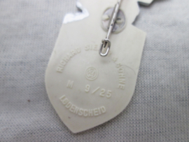German tinnie, rally badge, Duitse tinnie, SA- Abteilung- Wehrwettkämpfe SA- Gruppe Mitte 1939. maker Richard- Sieper und Söhne Ludenscheid. RzM - M9/25 rare, zeldzaam.