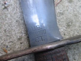US Army WW1 Bolo knife 1917/ 1918 dated scabbard 1917 dated, good condition. Amerikaans gevechts/ kapmes WO1 1917/1918 gemarkeerd goede staat leuk item.